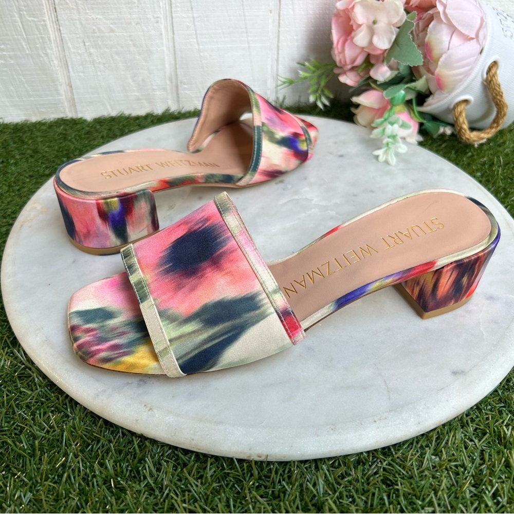 Stuart Weitzman Cayman 35 Block
Slide Sandal women size 6 NEW ( store display)